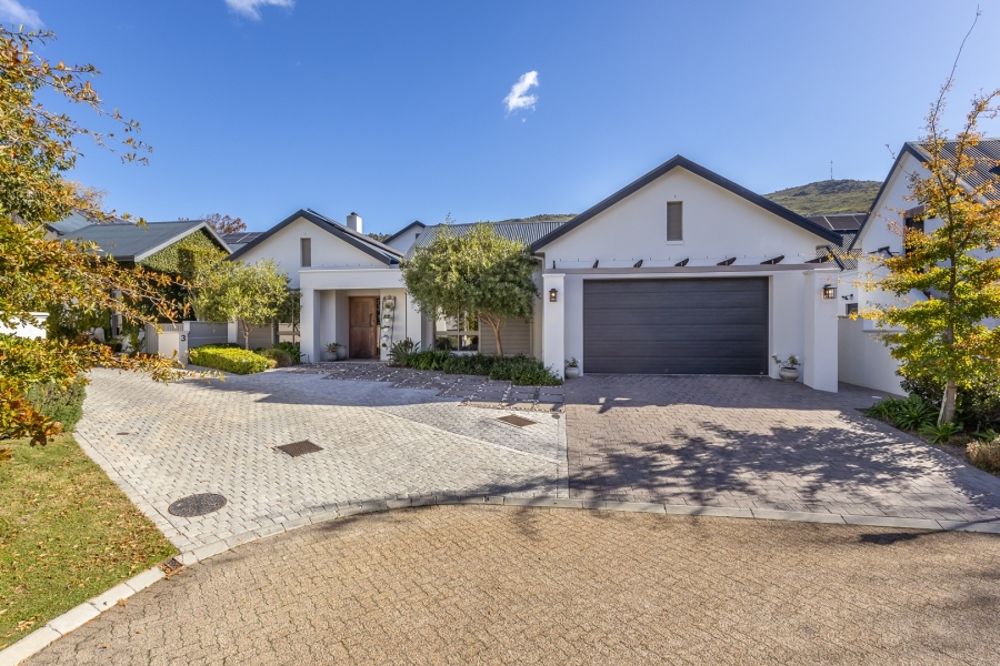 4 Bedroom Property for Sale in Lemoenkloof Western Cape